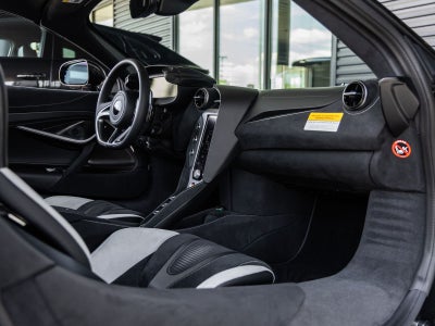 2027 McLaren 750S Base