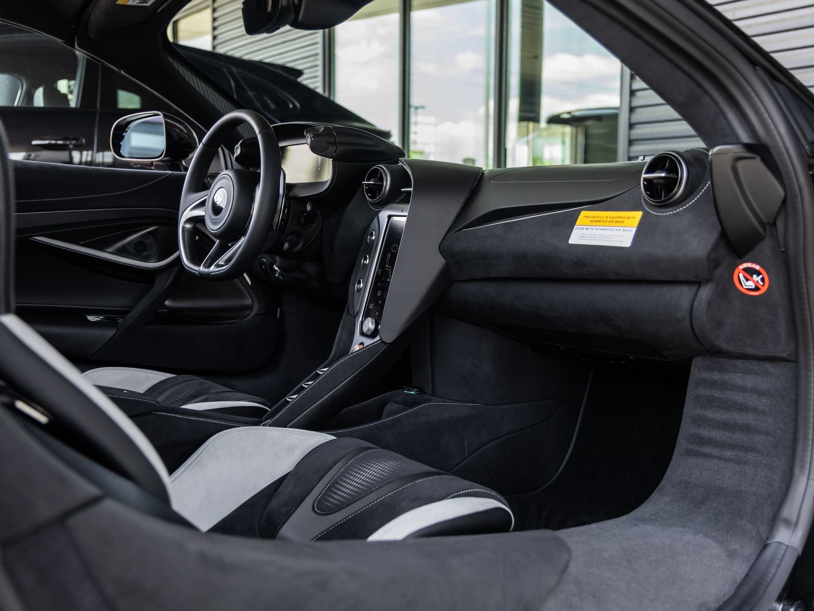 2027 McLaren 750S Base