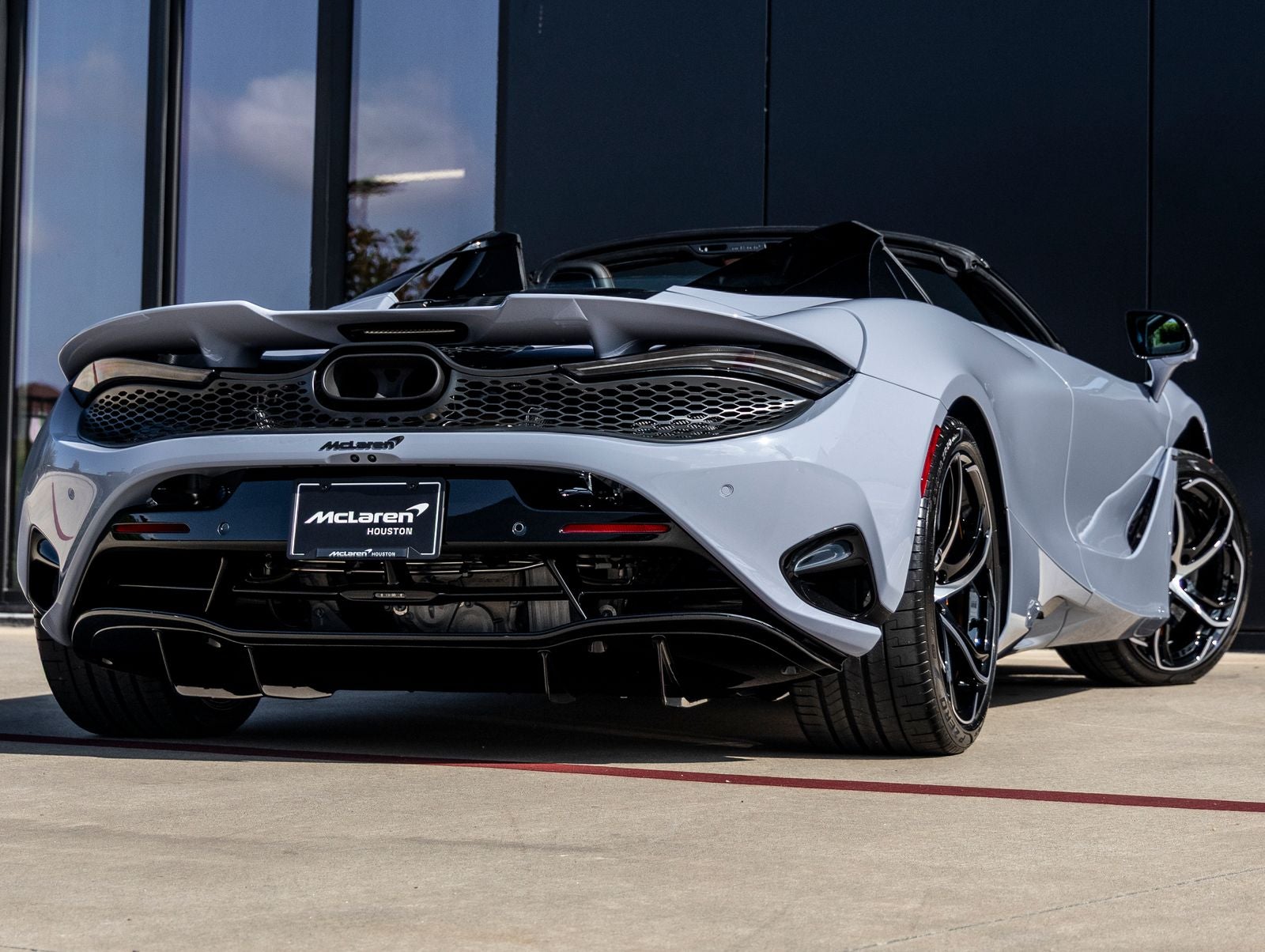 2026 McLaren 750S Base