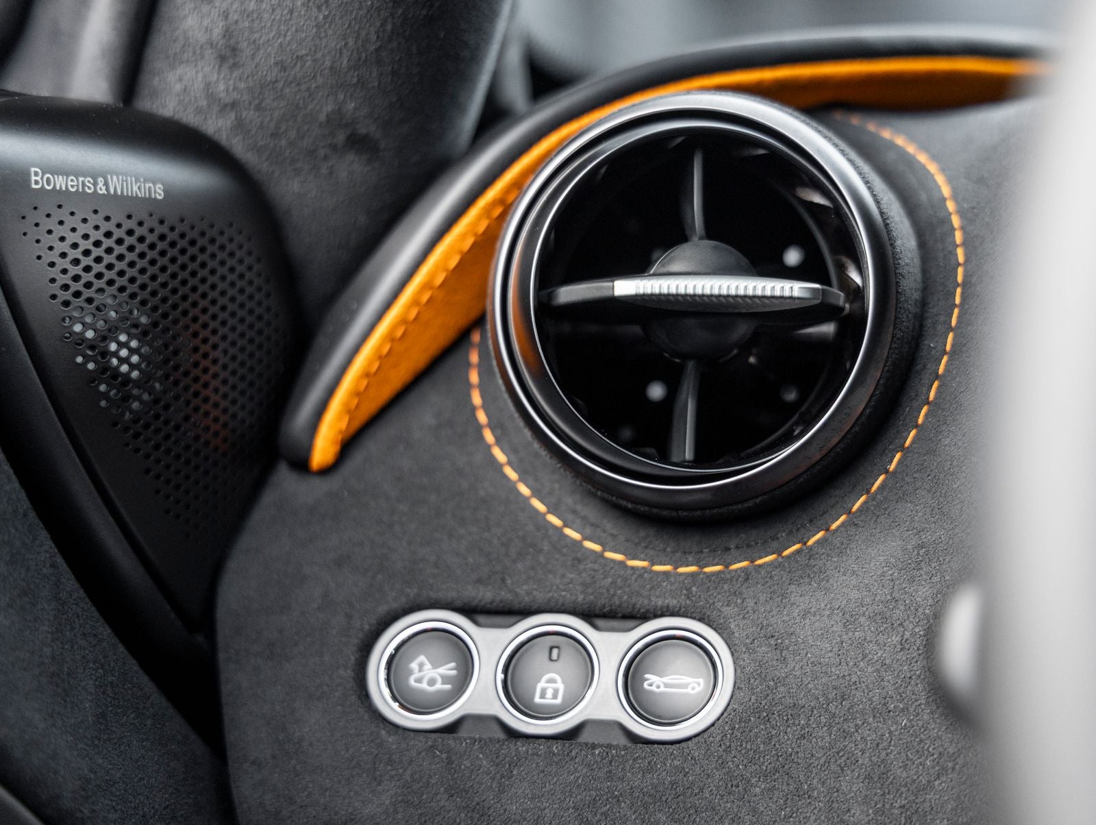 2026 McLaren 750S Base