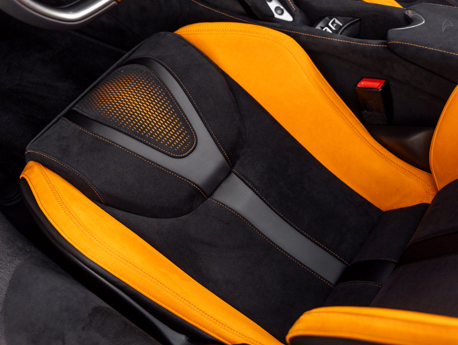 2027 McLaren 750S Base