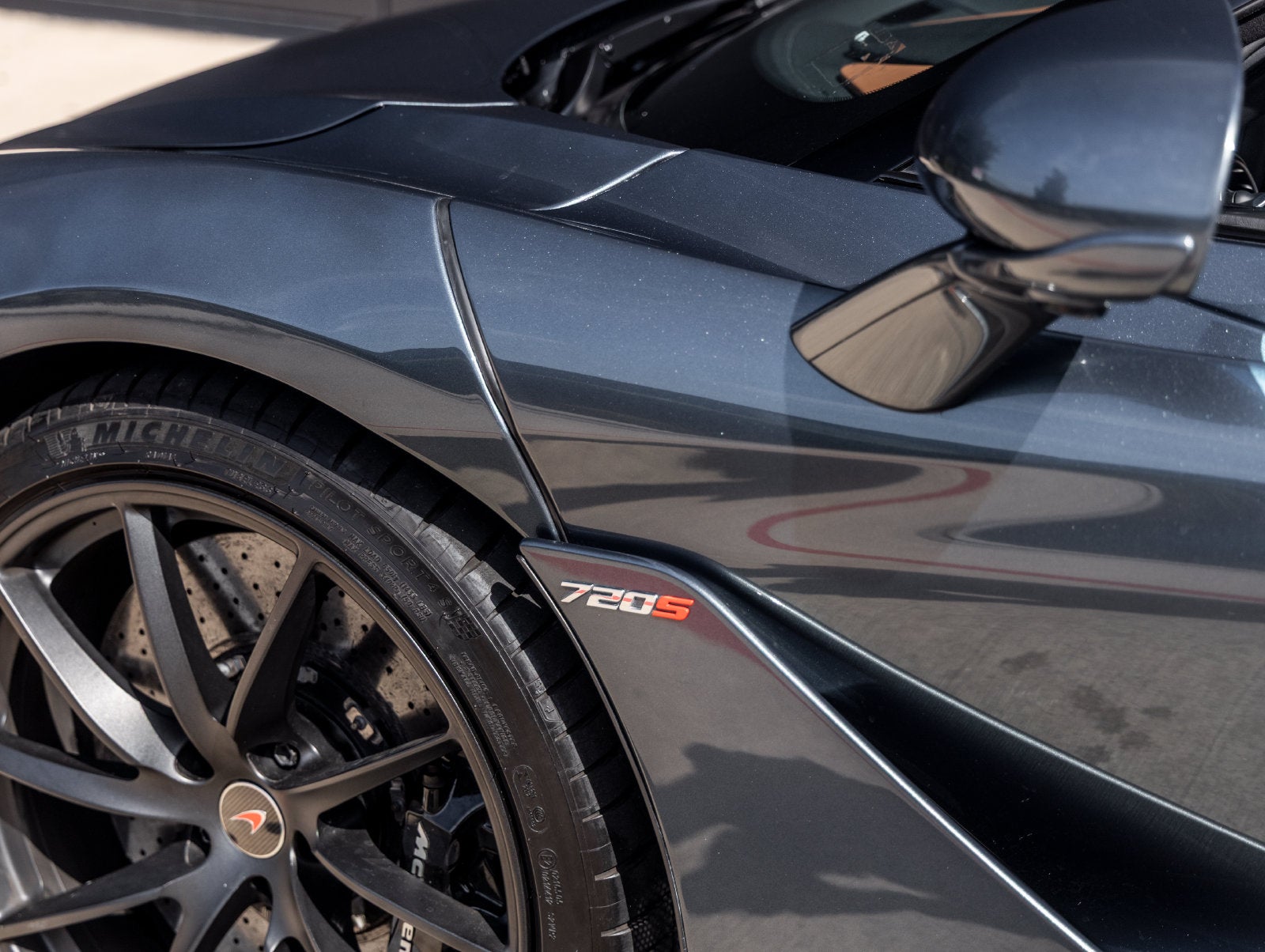 2018 McLaren 720S Base