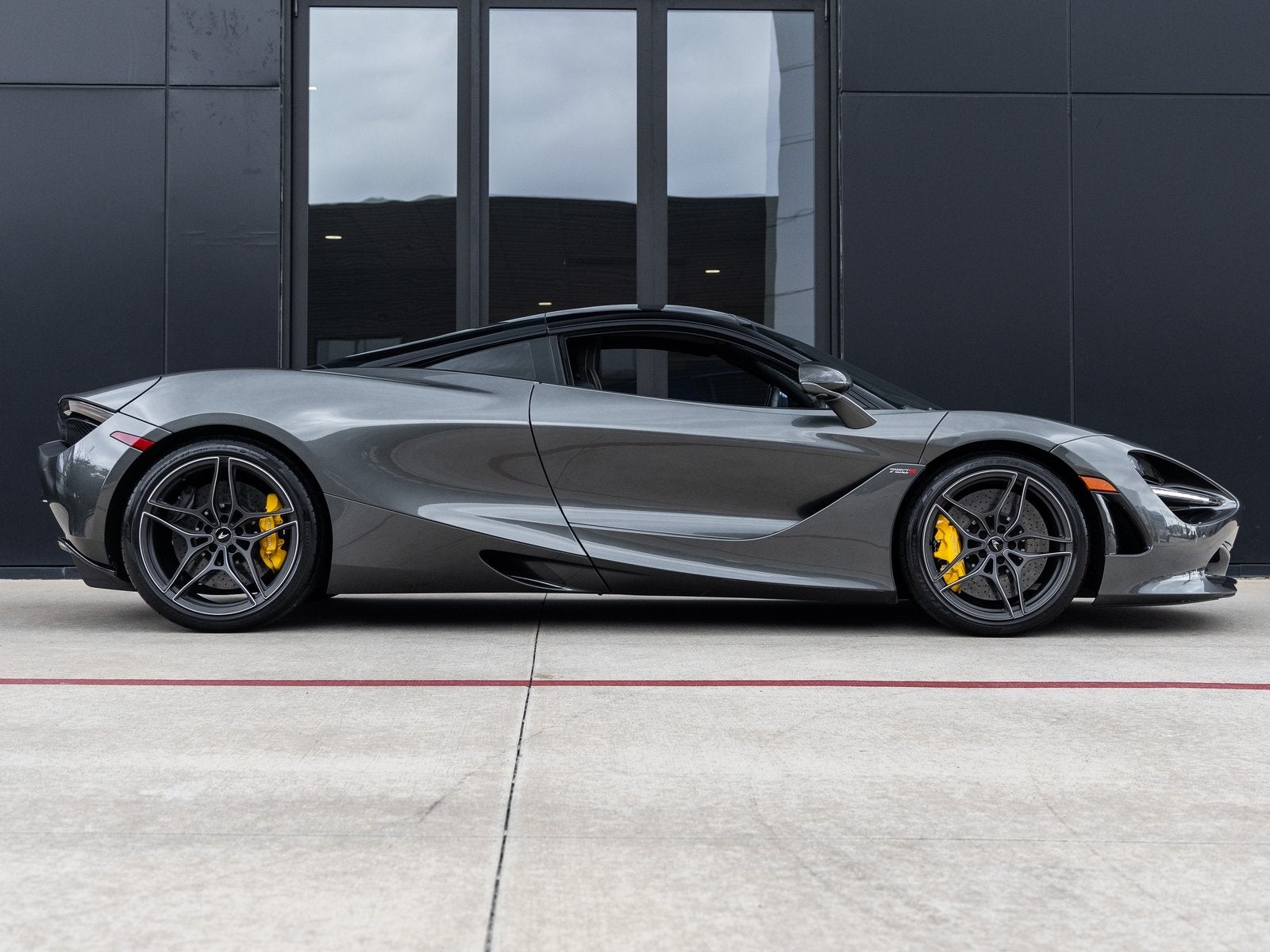 2019 McLaren 720S Base