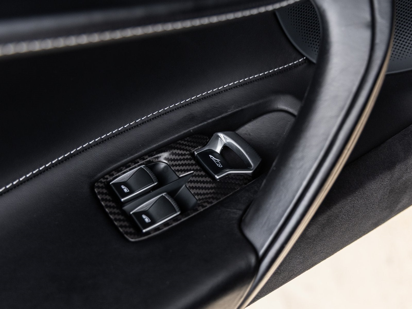 2020 McLaren 720S Base