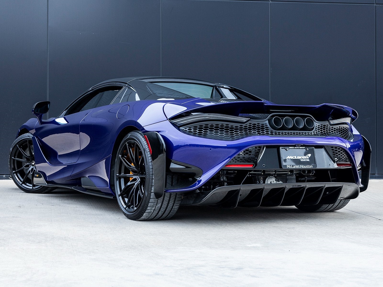 2022 McLaren 765LT Base