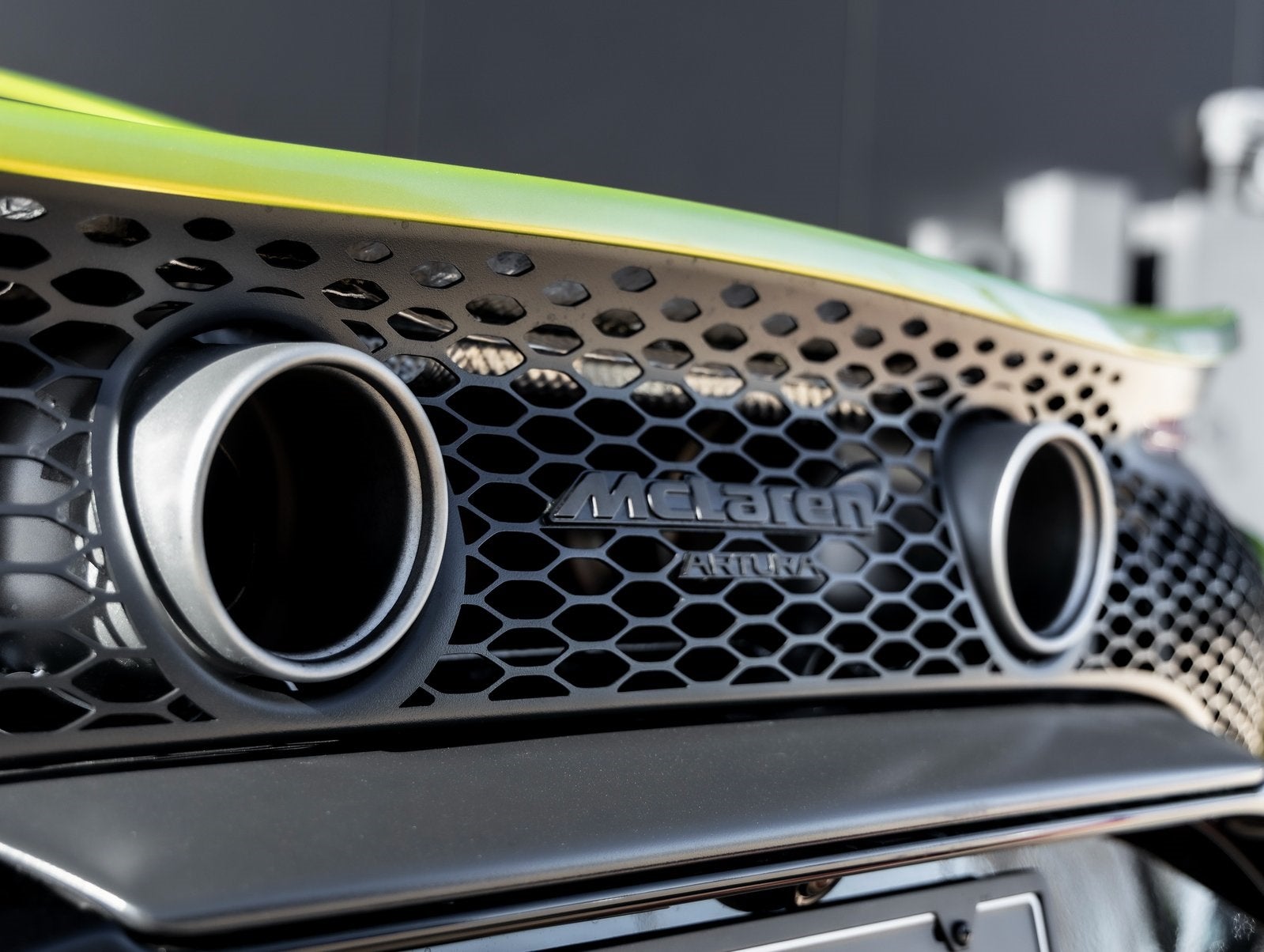 2025 McLaren Artura Base