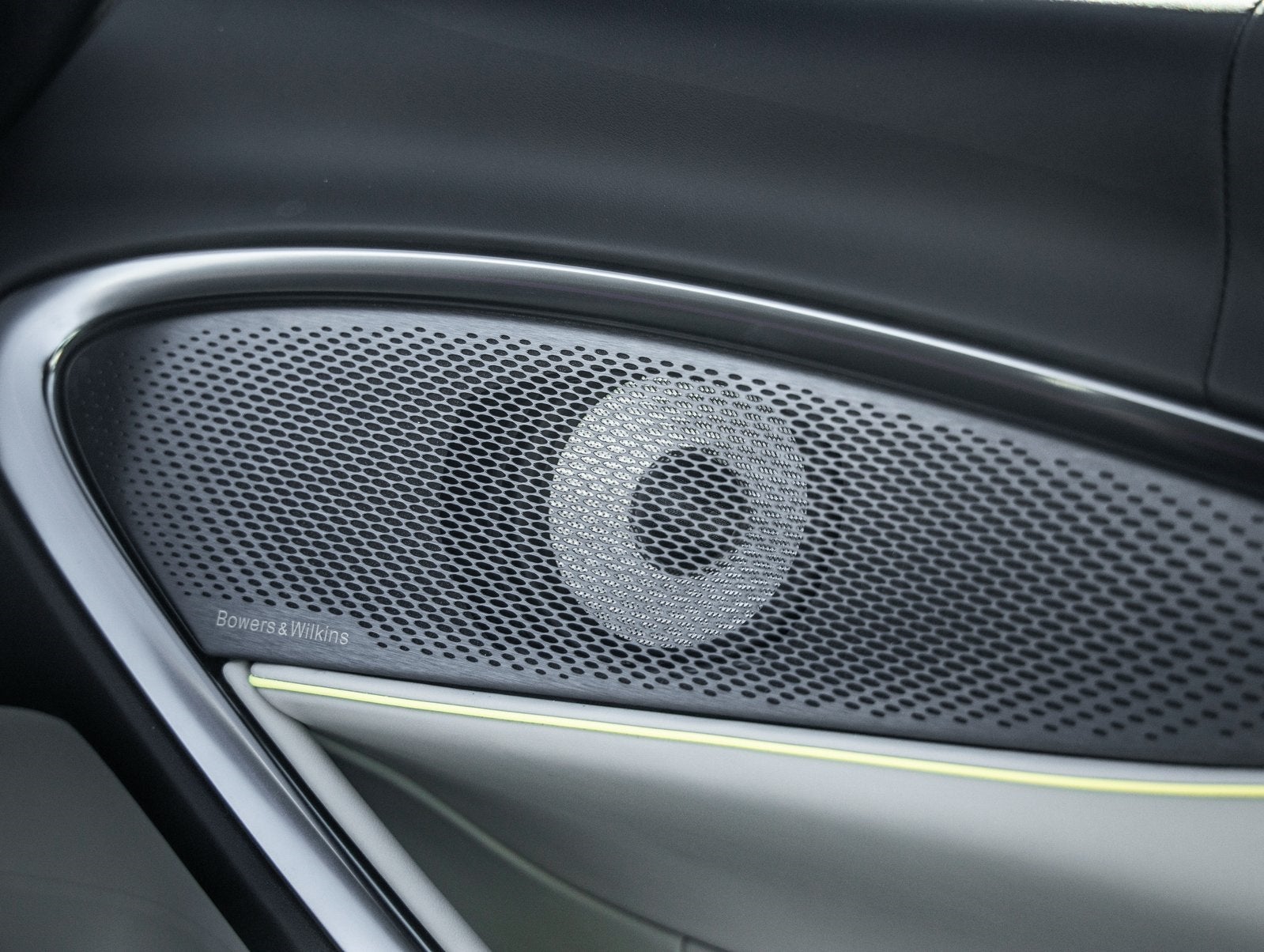 2025 McLaren Artura Base