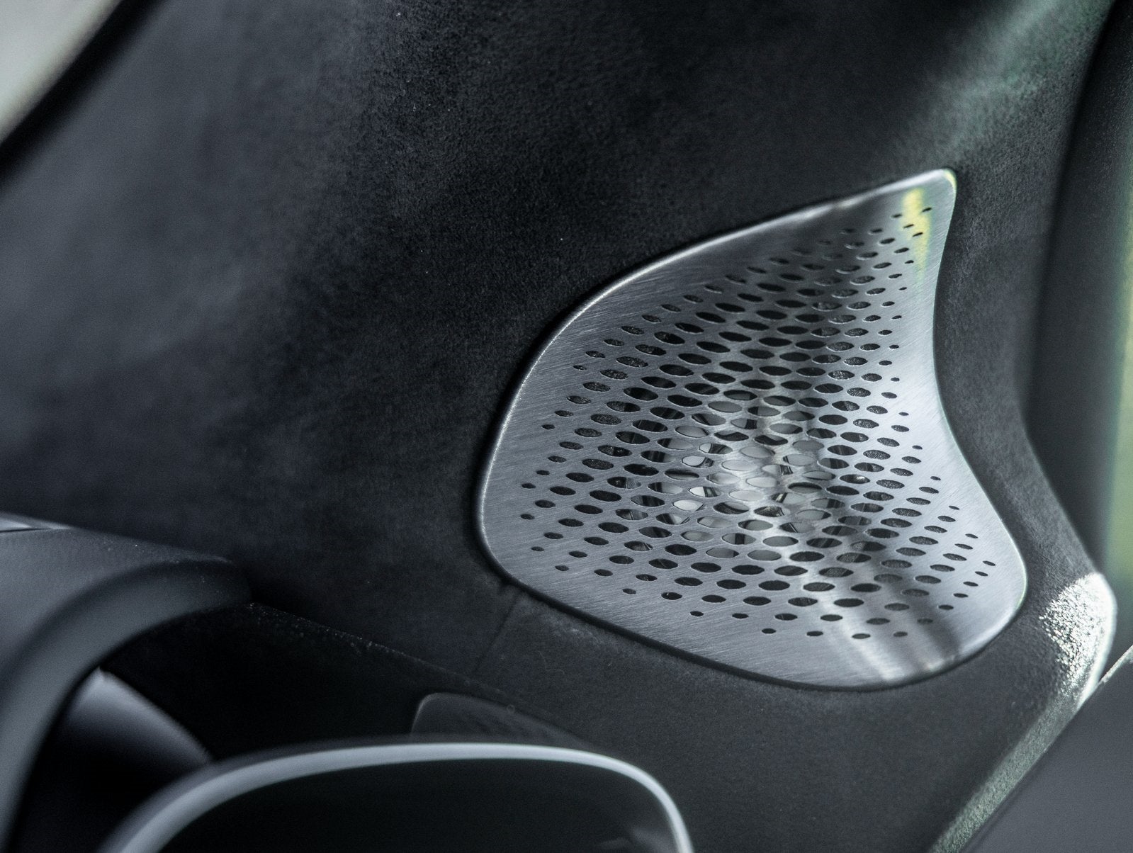 2025 McLaren Artura Base