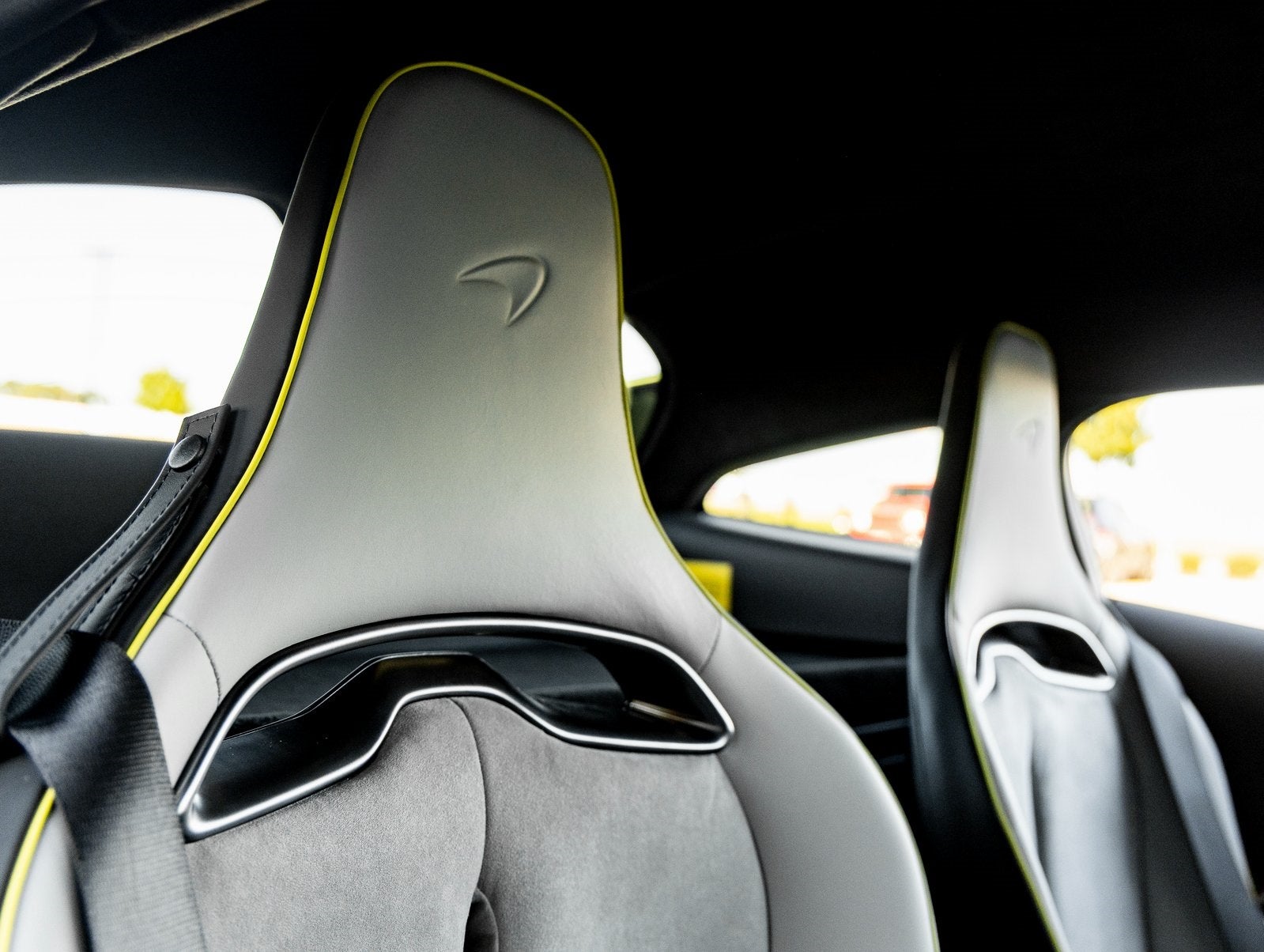 2025 McLaren Artura Base