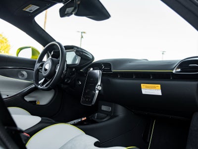 2025 McLaren Artura Base