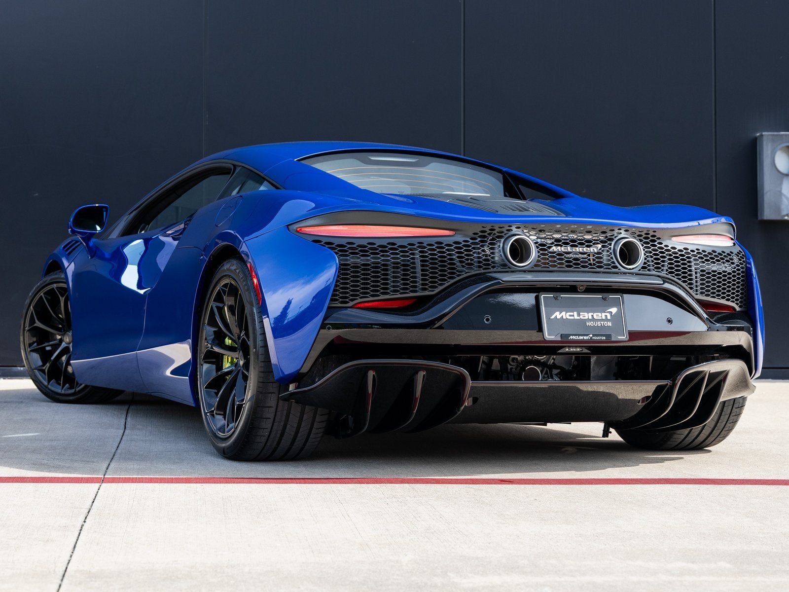 2026 McLaren Artura Base