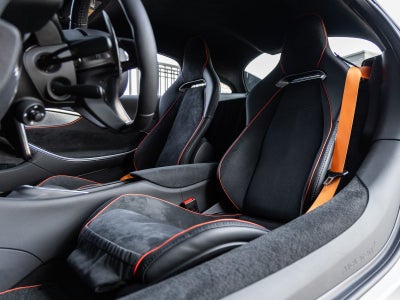 2024 McLaren Artura Base