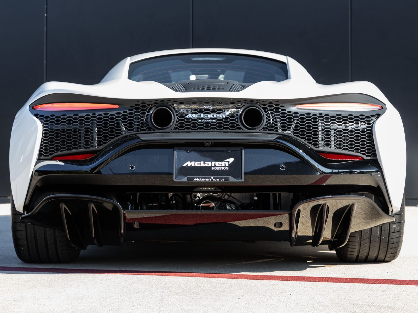 2024 McLaren Artura Base