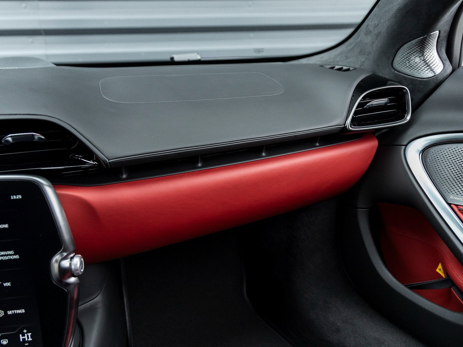 2025 McLaren Artura TechLux