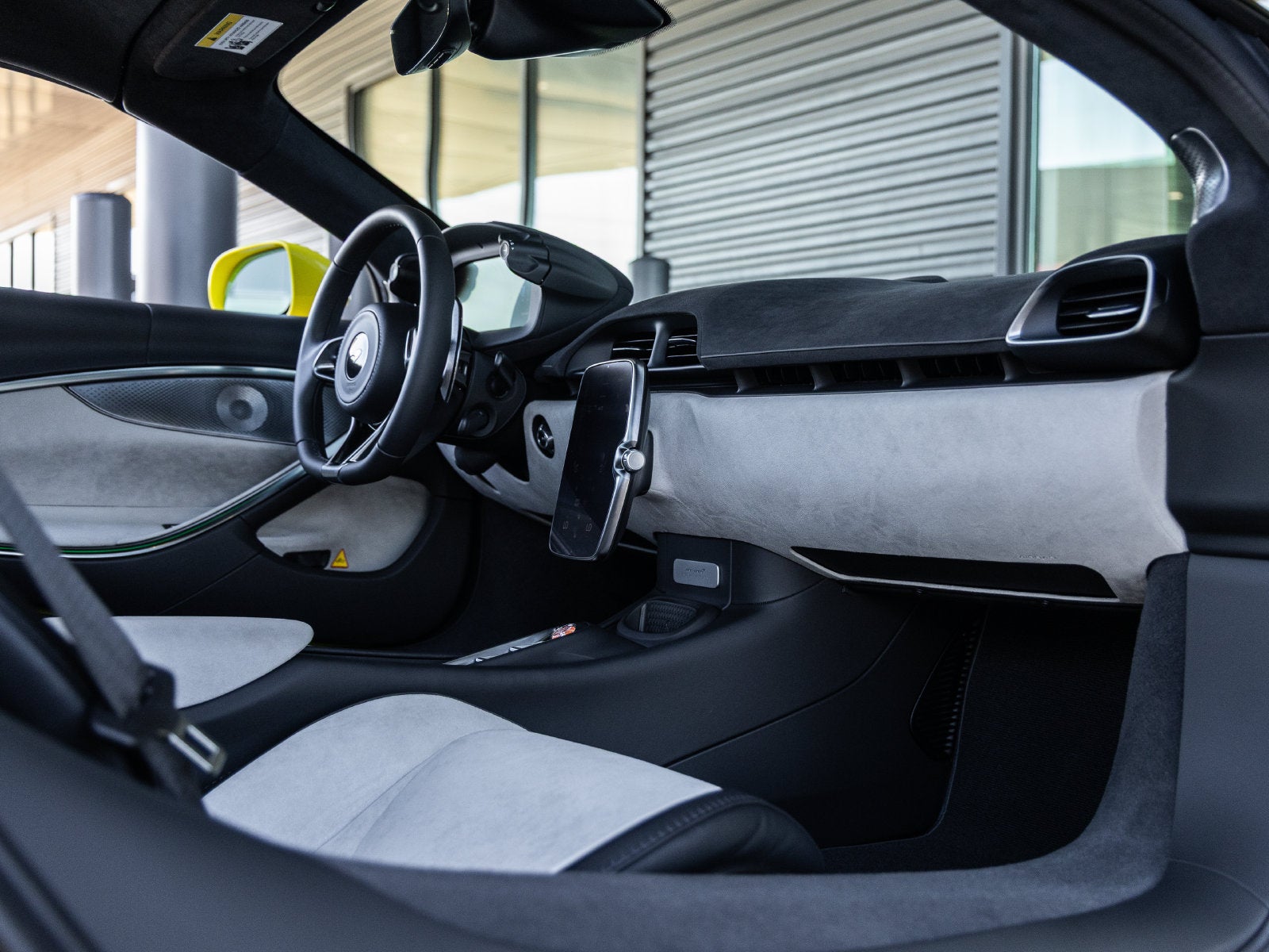 2027 McLaren Artura Base