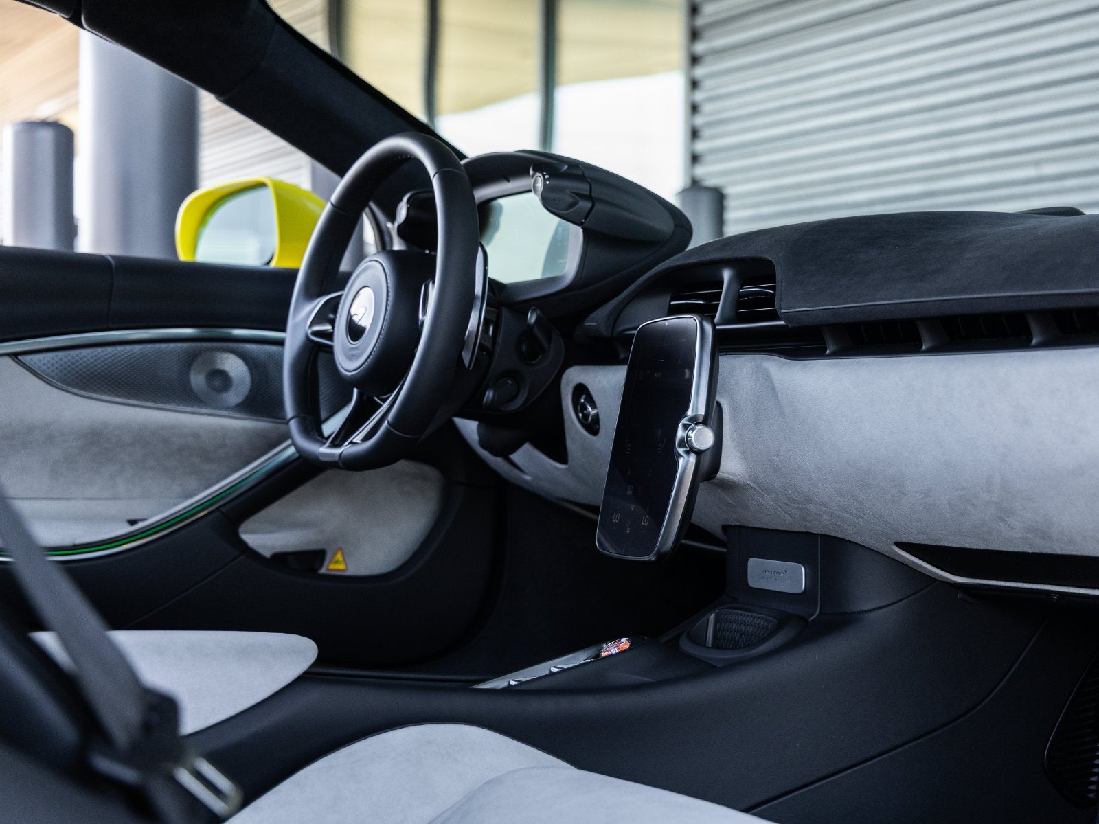 2027 McLaren Artura Base