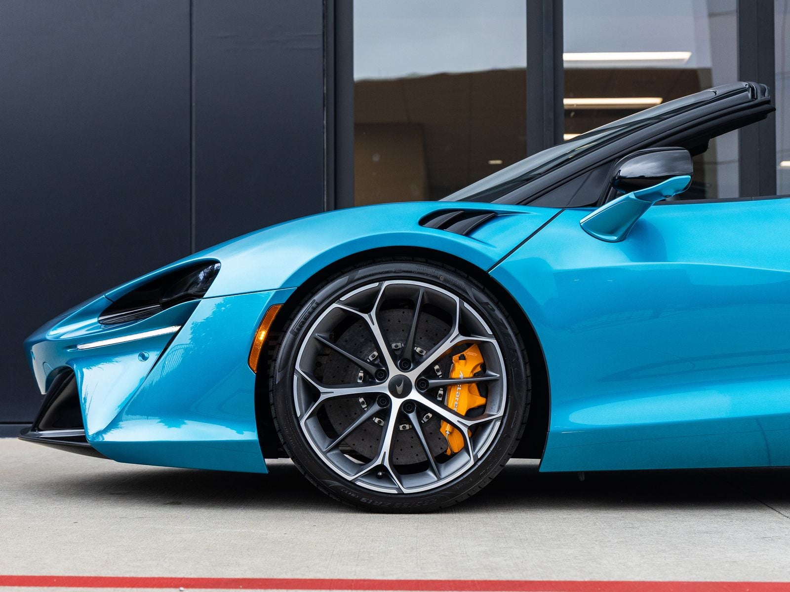 2026 McLaren Artura Base