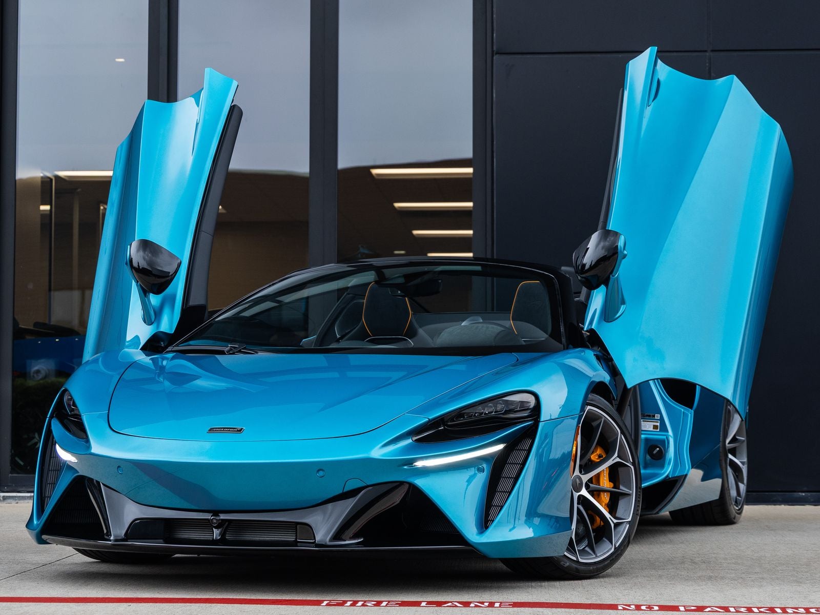 2026 McLaren Artura Base