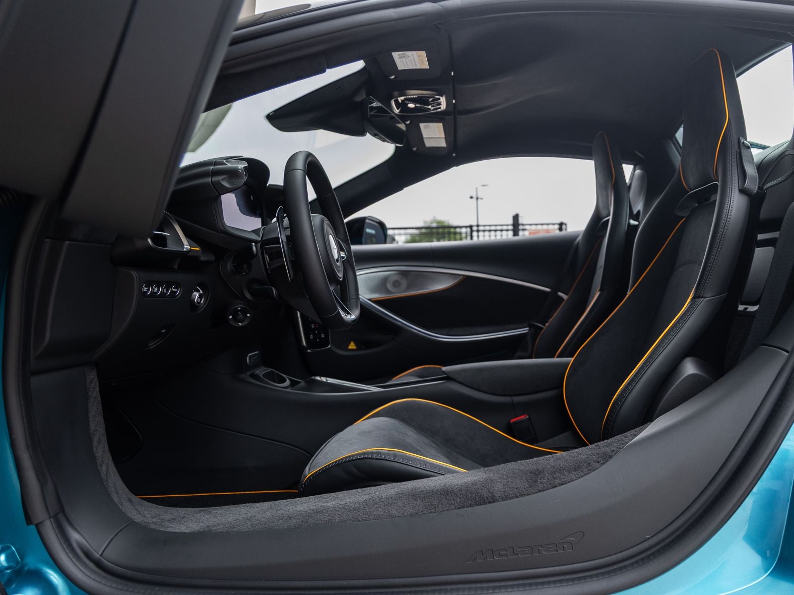 2026 McLaren Artura Base