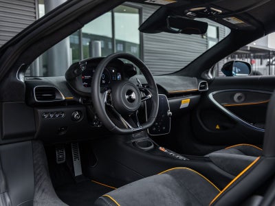 2026 McLaren Artura Base