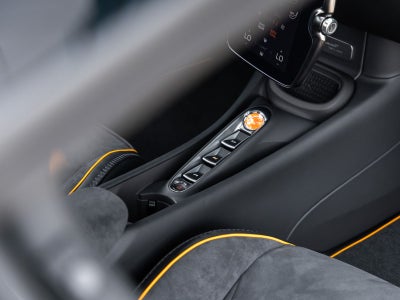 2026 McLaren Artura Base