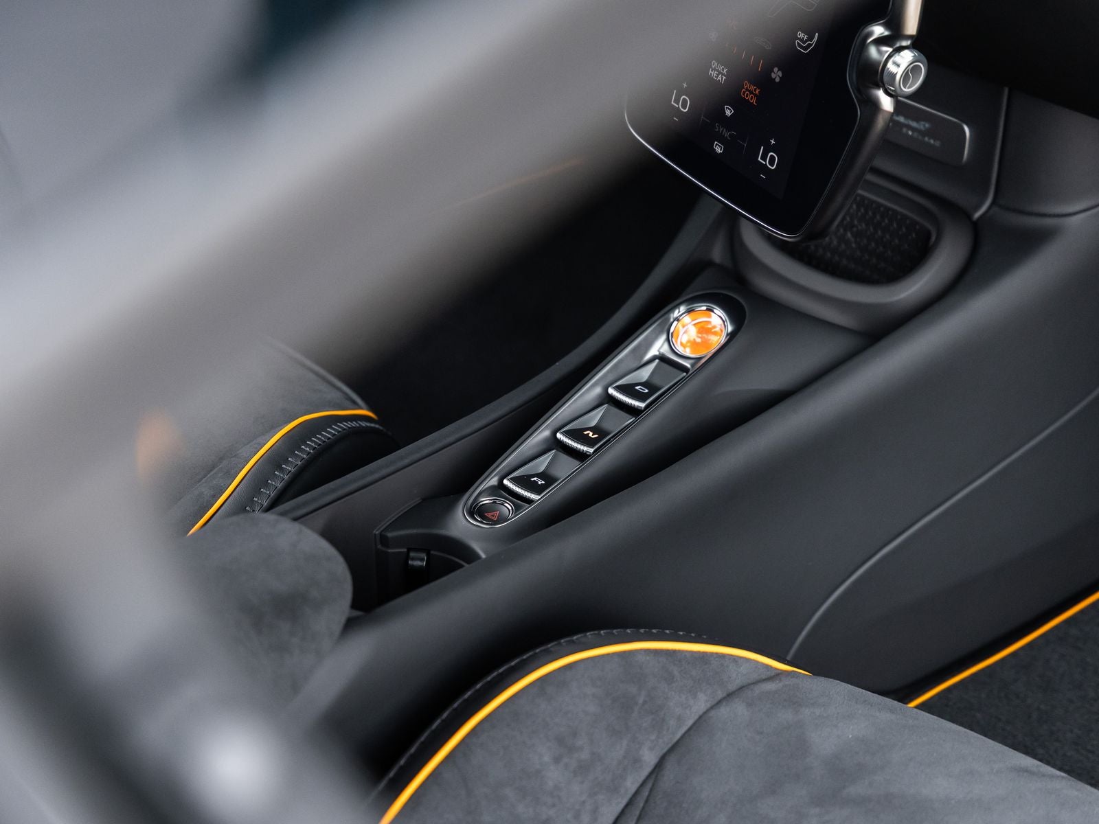 2026 McLaren Artura Base