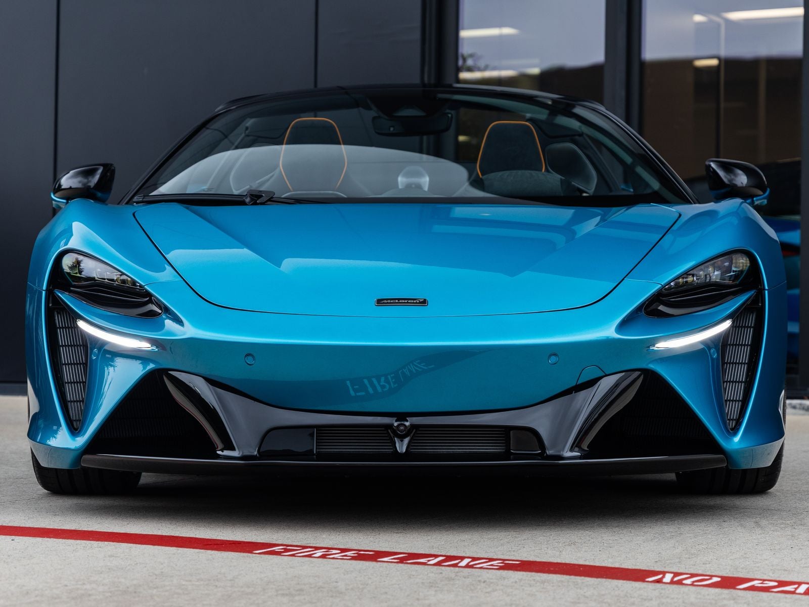 2026 McLaren Artura Base