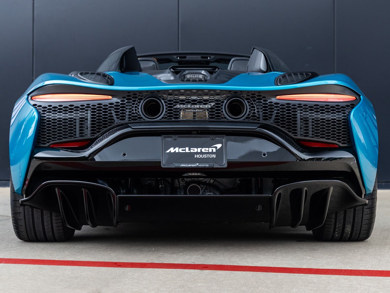 2026 McLaren Artura Base