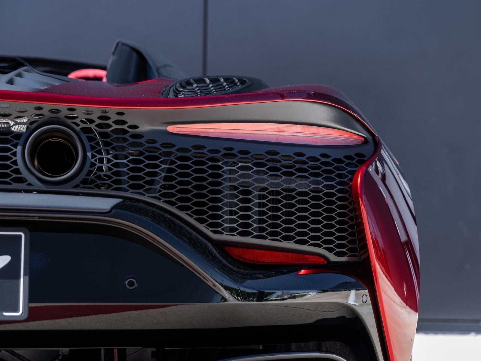 2025 McLaren Artura Base