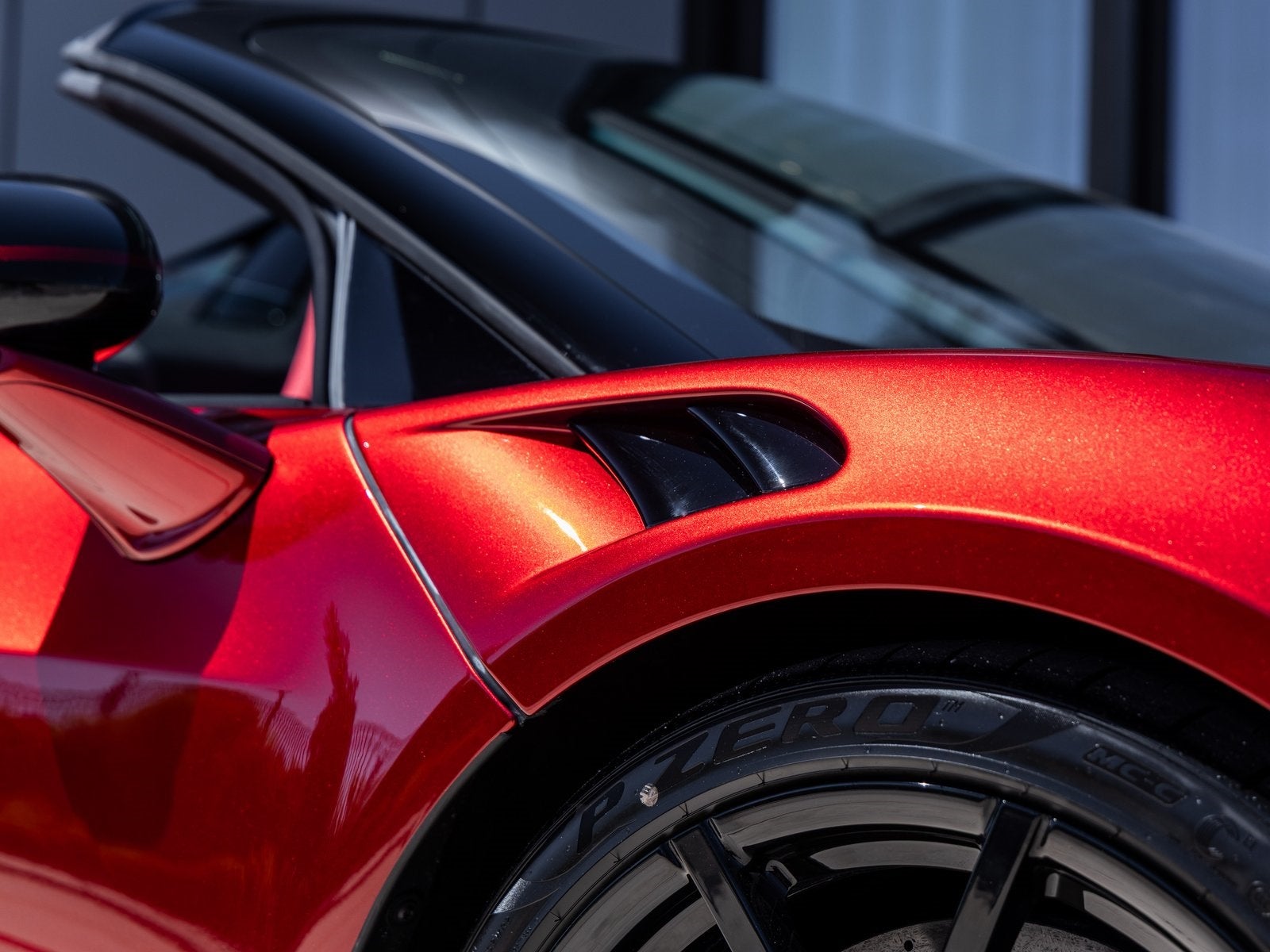 2025 McLaren Artura Base