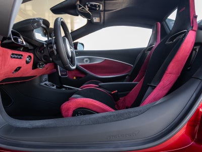 2025 McLaren Artura Base