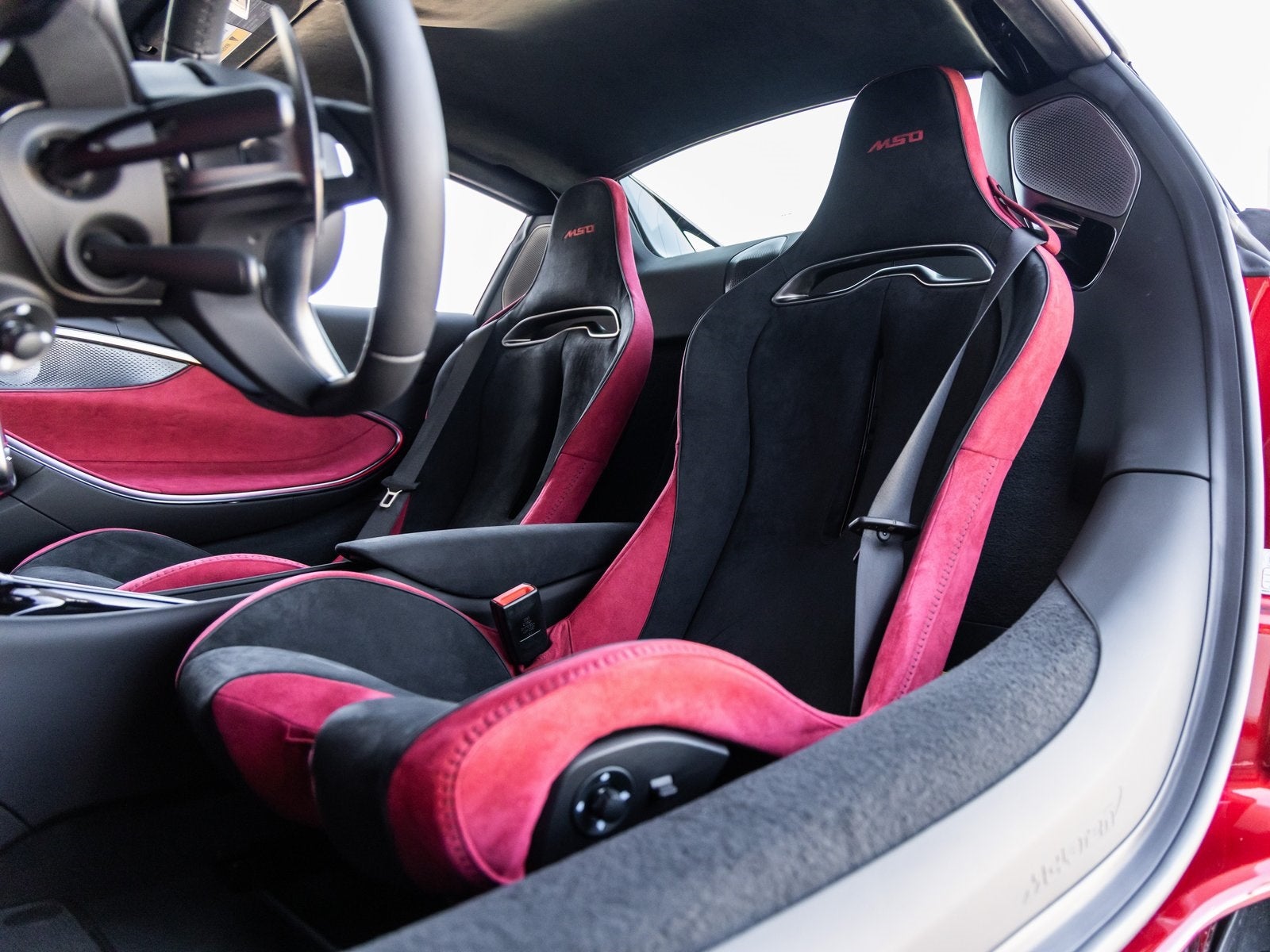 2025 McLaren Artura Base