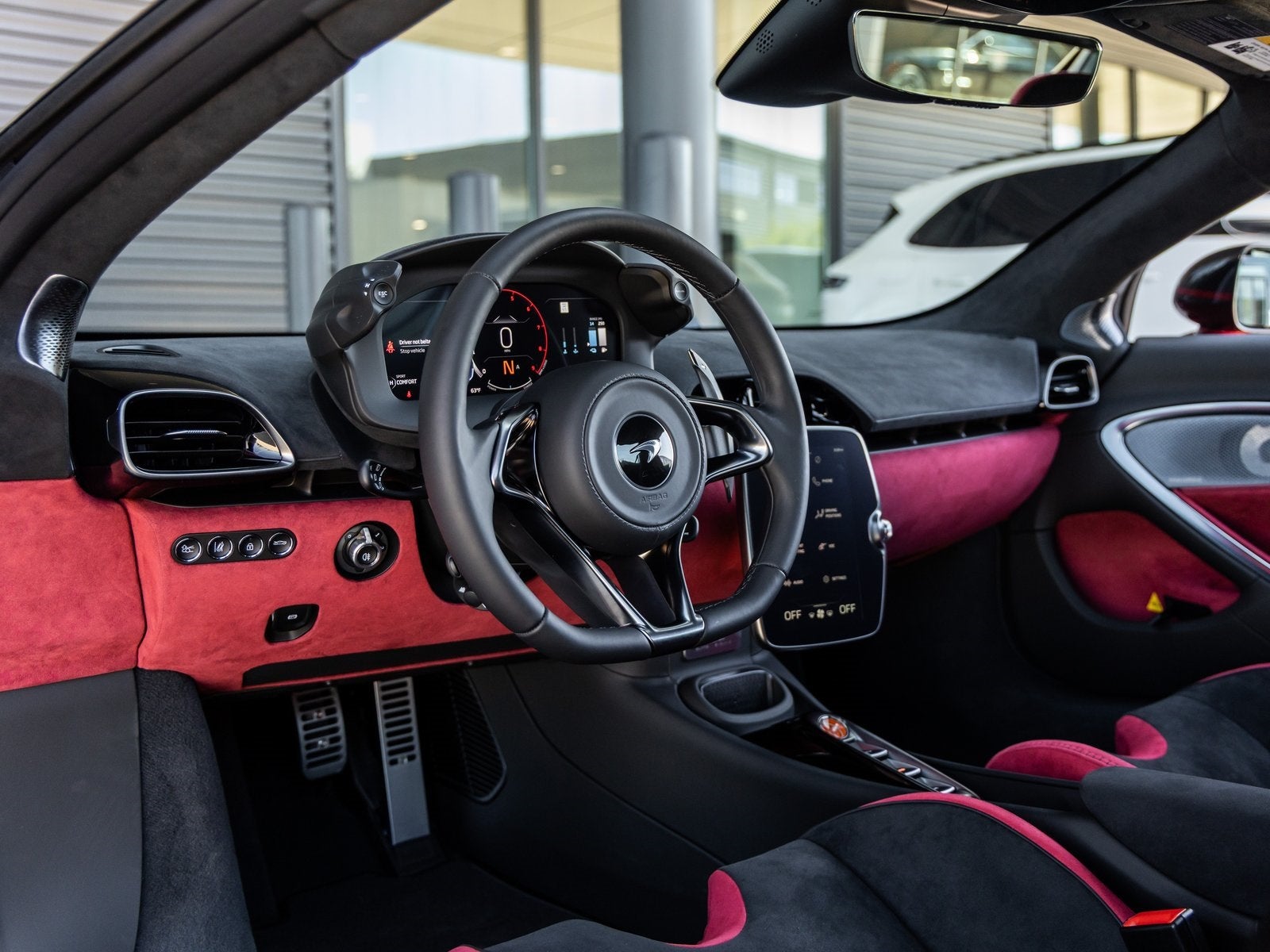 2025 McLaren Artura Base