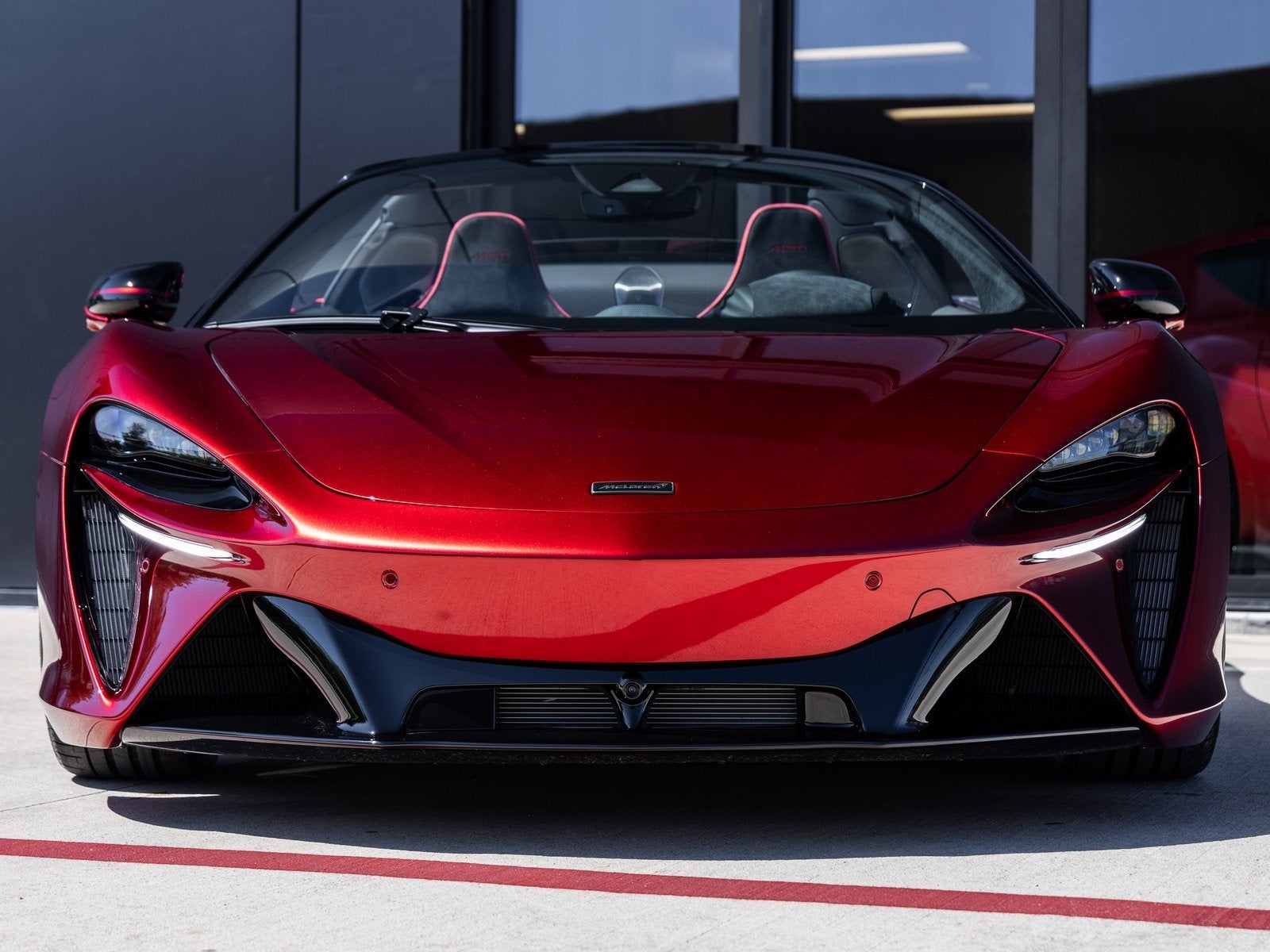 2025 McLaren Artura Base