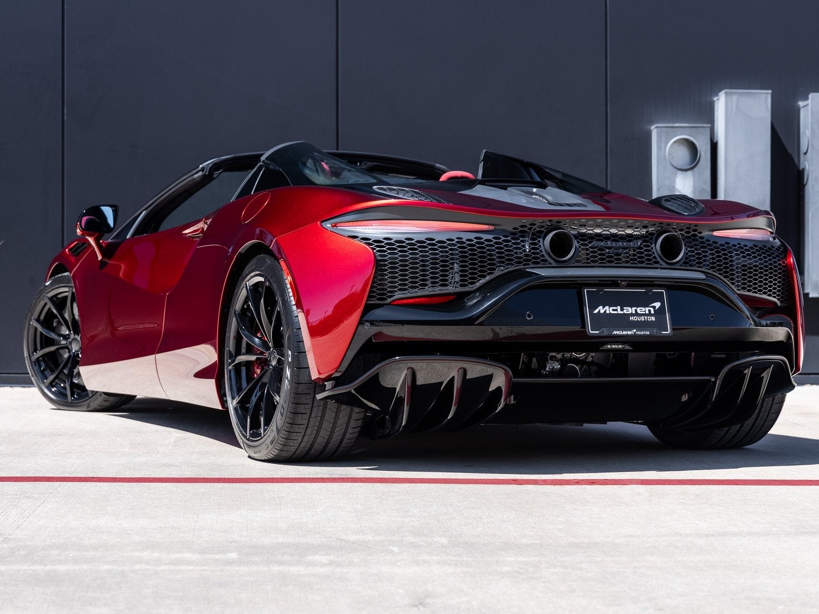 2025 McLaren Artura Base