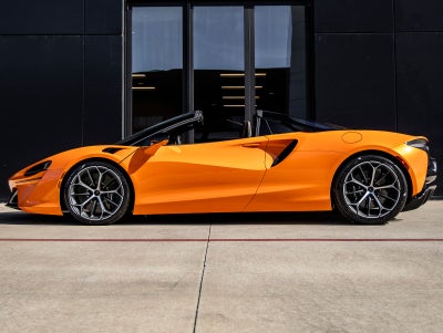 2026 McLaren Artura Base