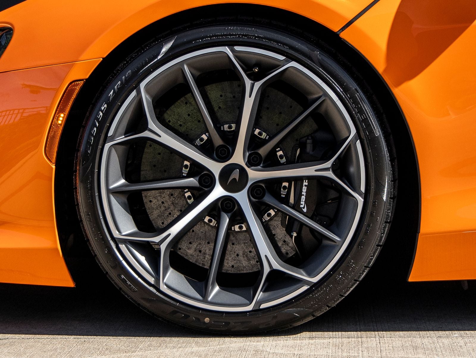 2026 McLaren Artura Base