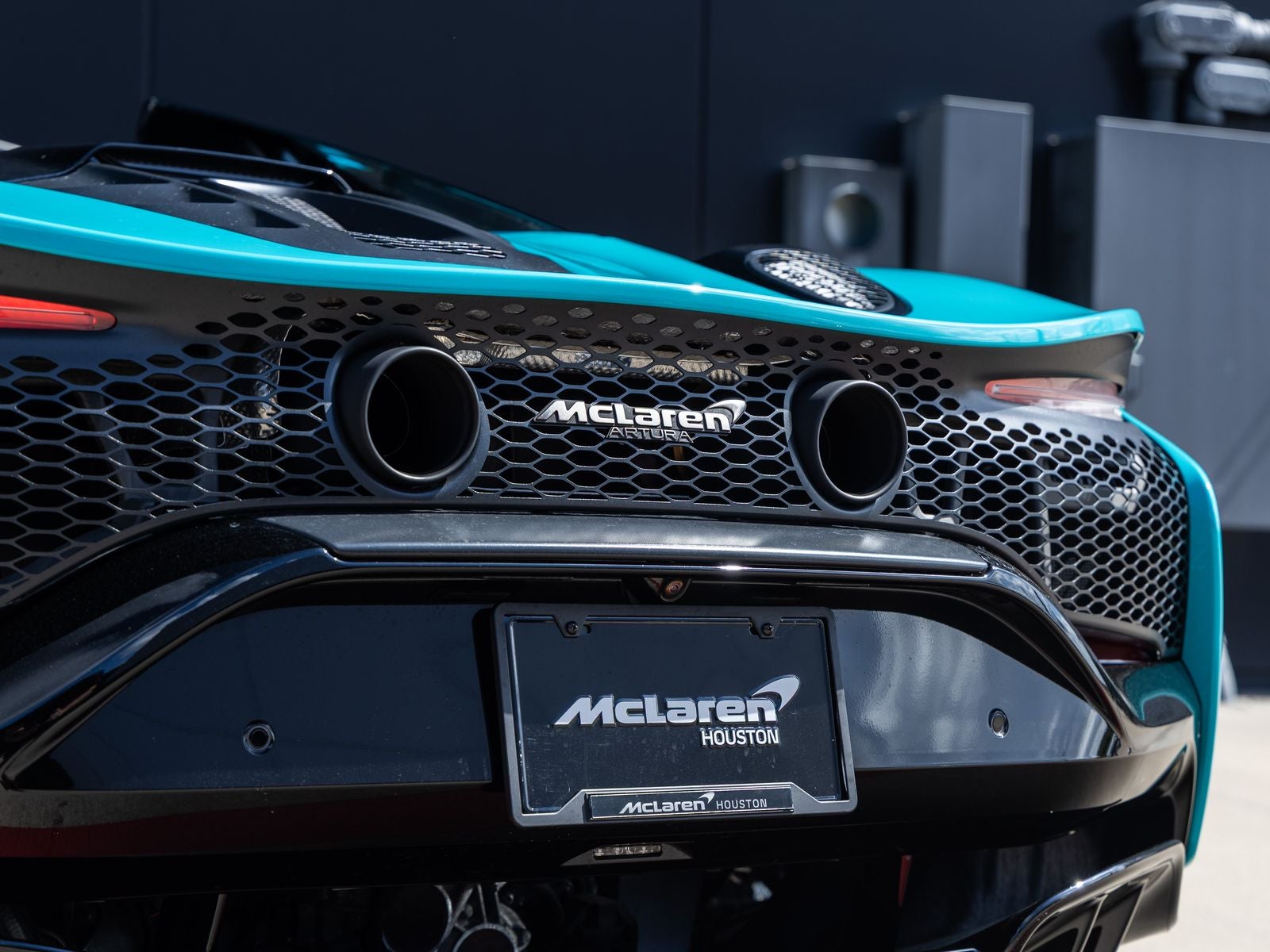 2025 McLaren Artura Base