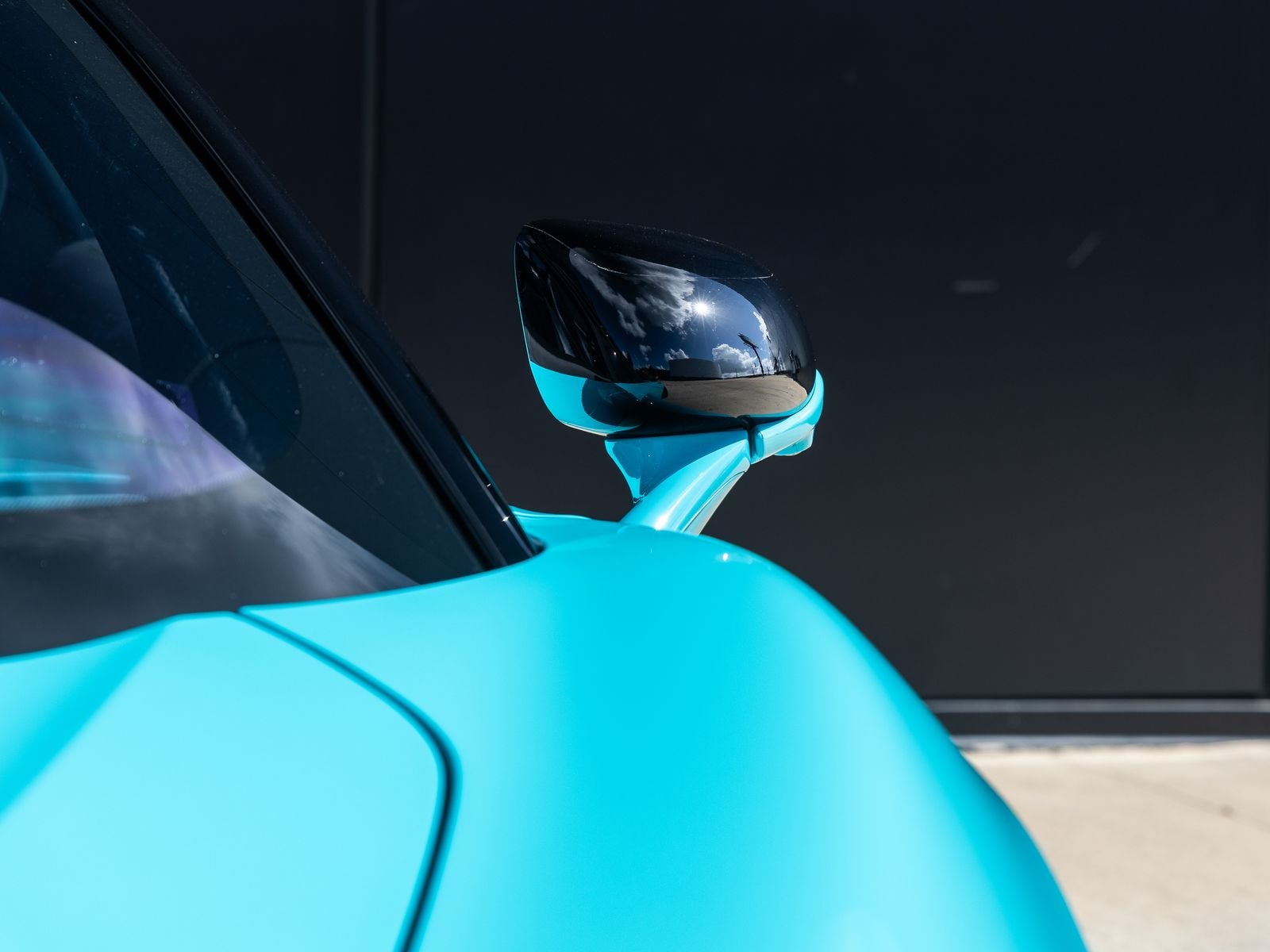 2025 McLaren Artura Base