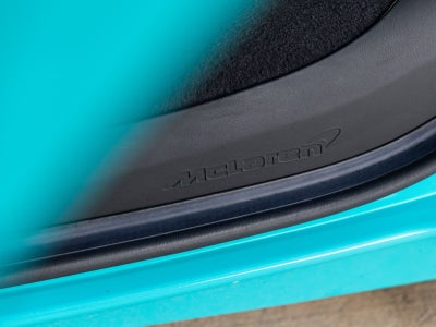 2025 McLaren Artura Base
