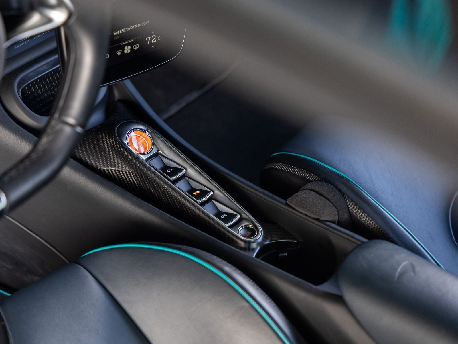 2025 McLaren Artura Base