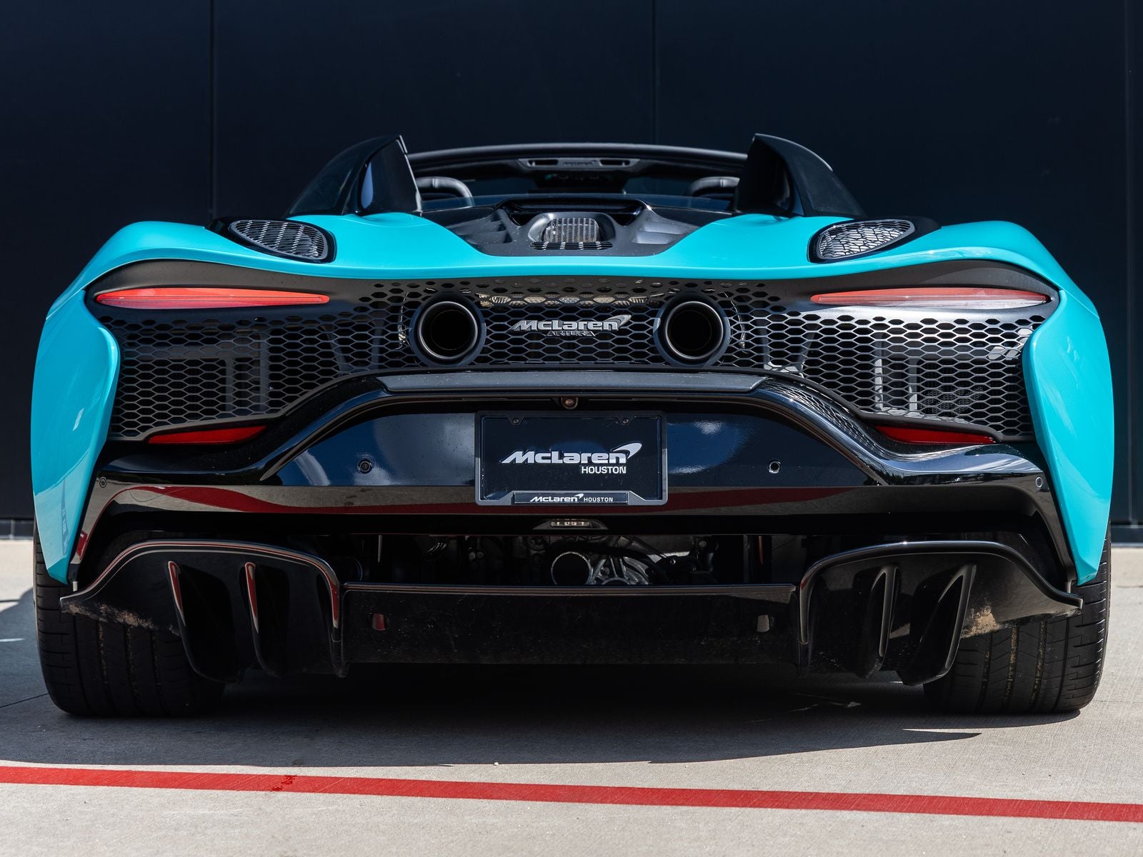 2025 McLaren Artura Base