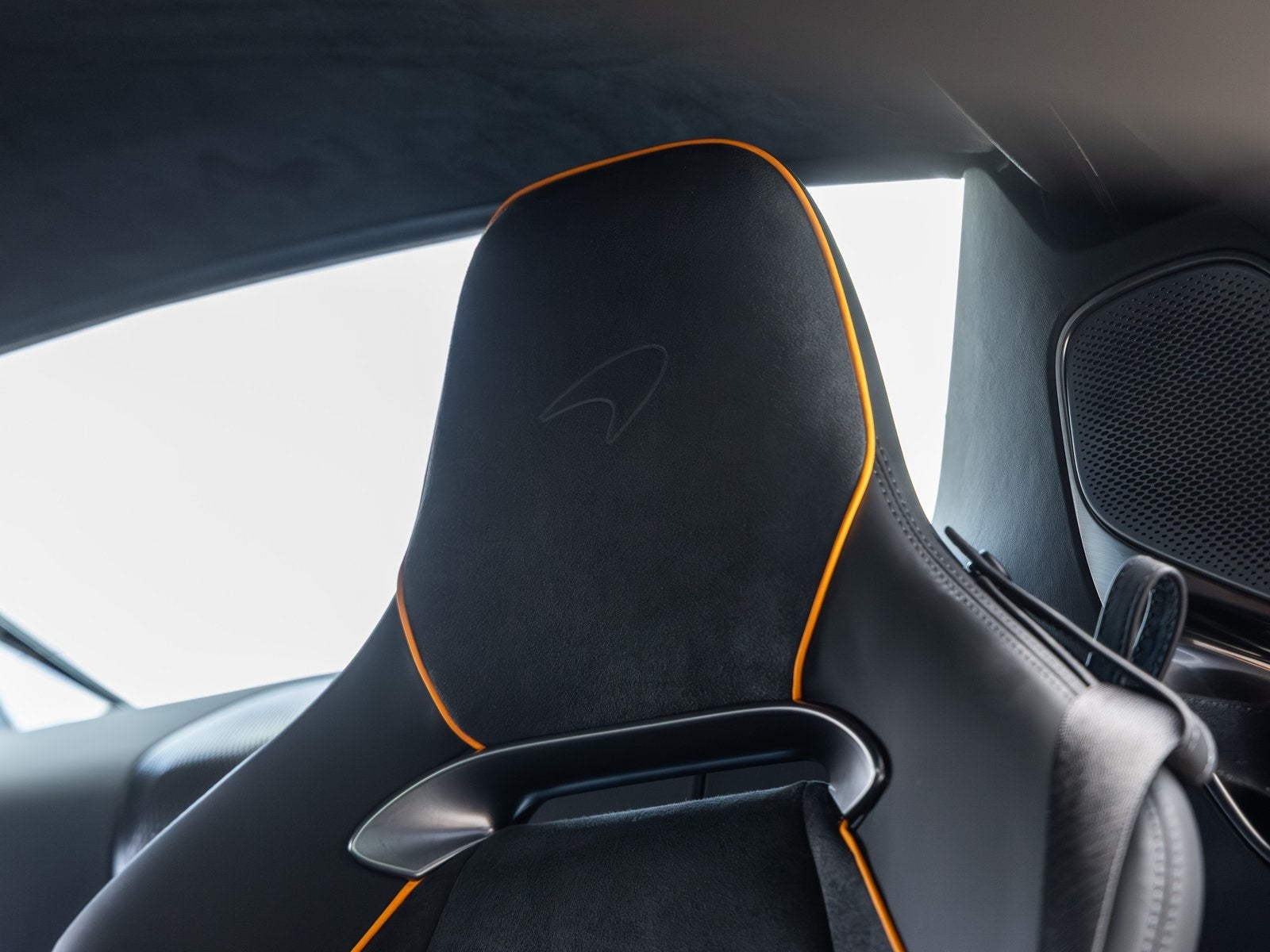 2026 McLaren Artura Base