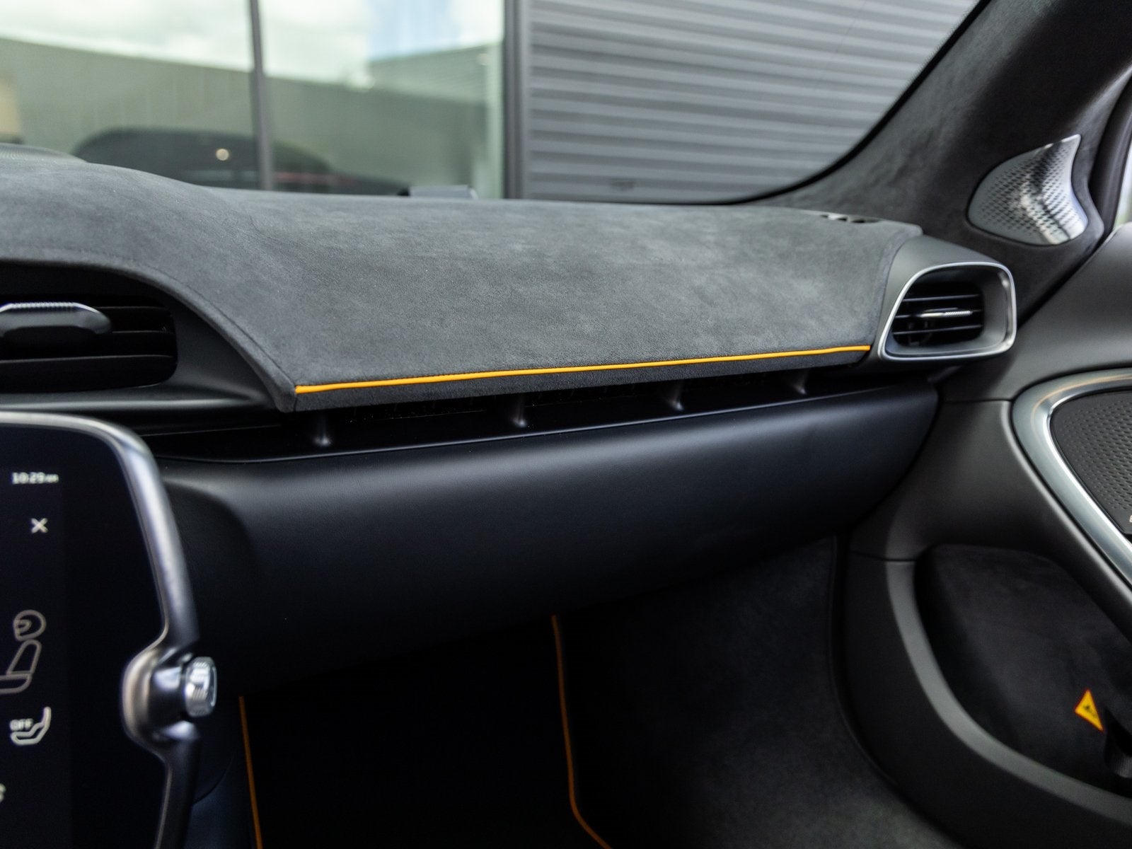 2026 McLaren Artura Base