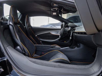 2026 McLaren Artura Base