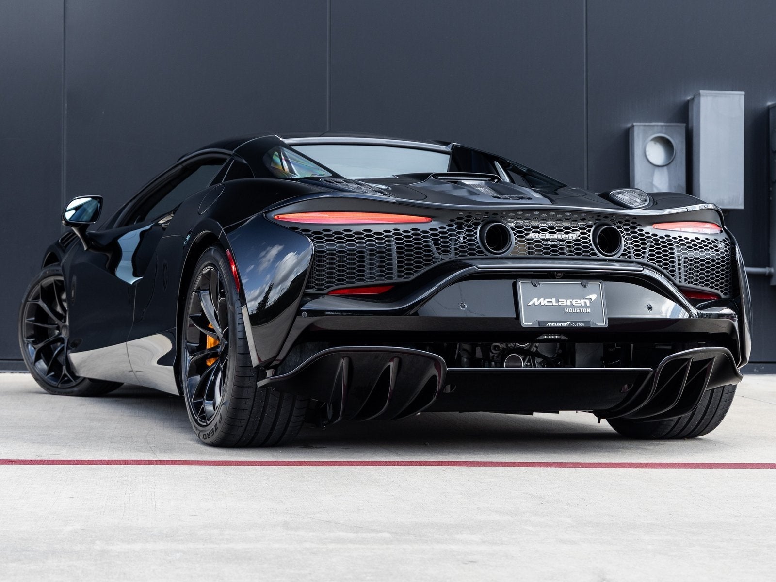 2026 McLaren Artura Base