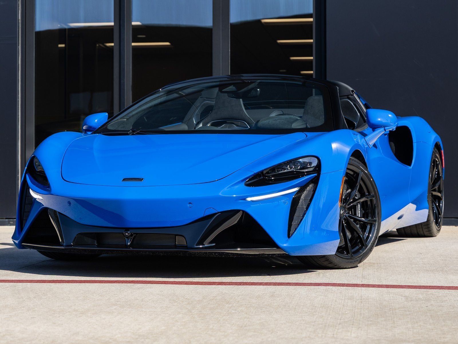 2026 McLaren Artura Base