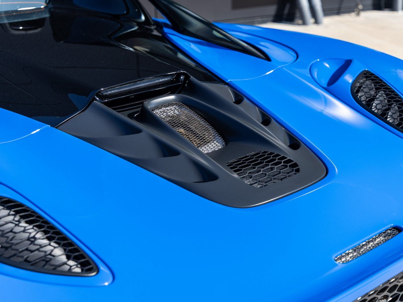 2026 McLaren Artura Base