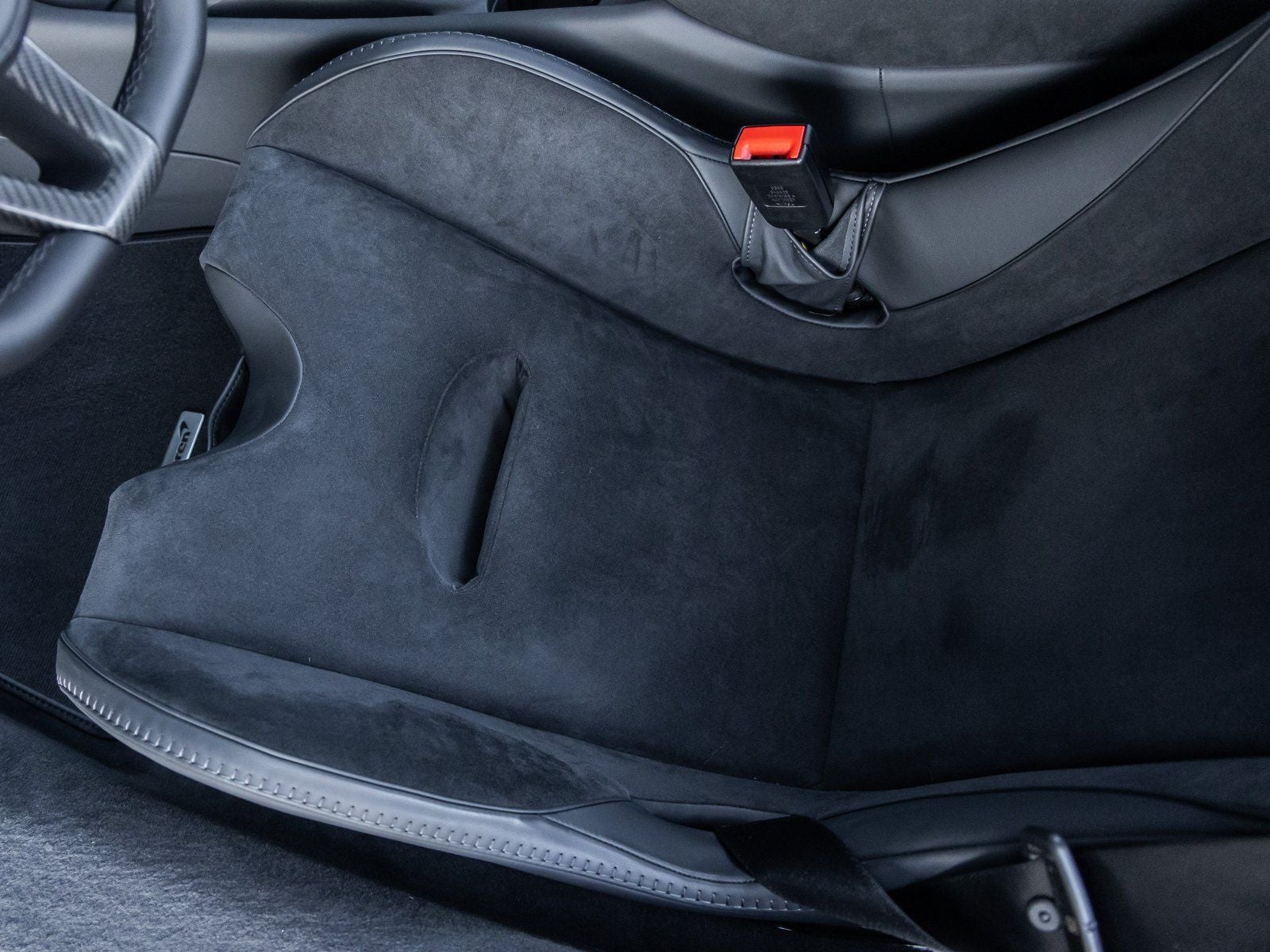 2026 McLaren Artura Base