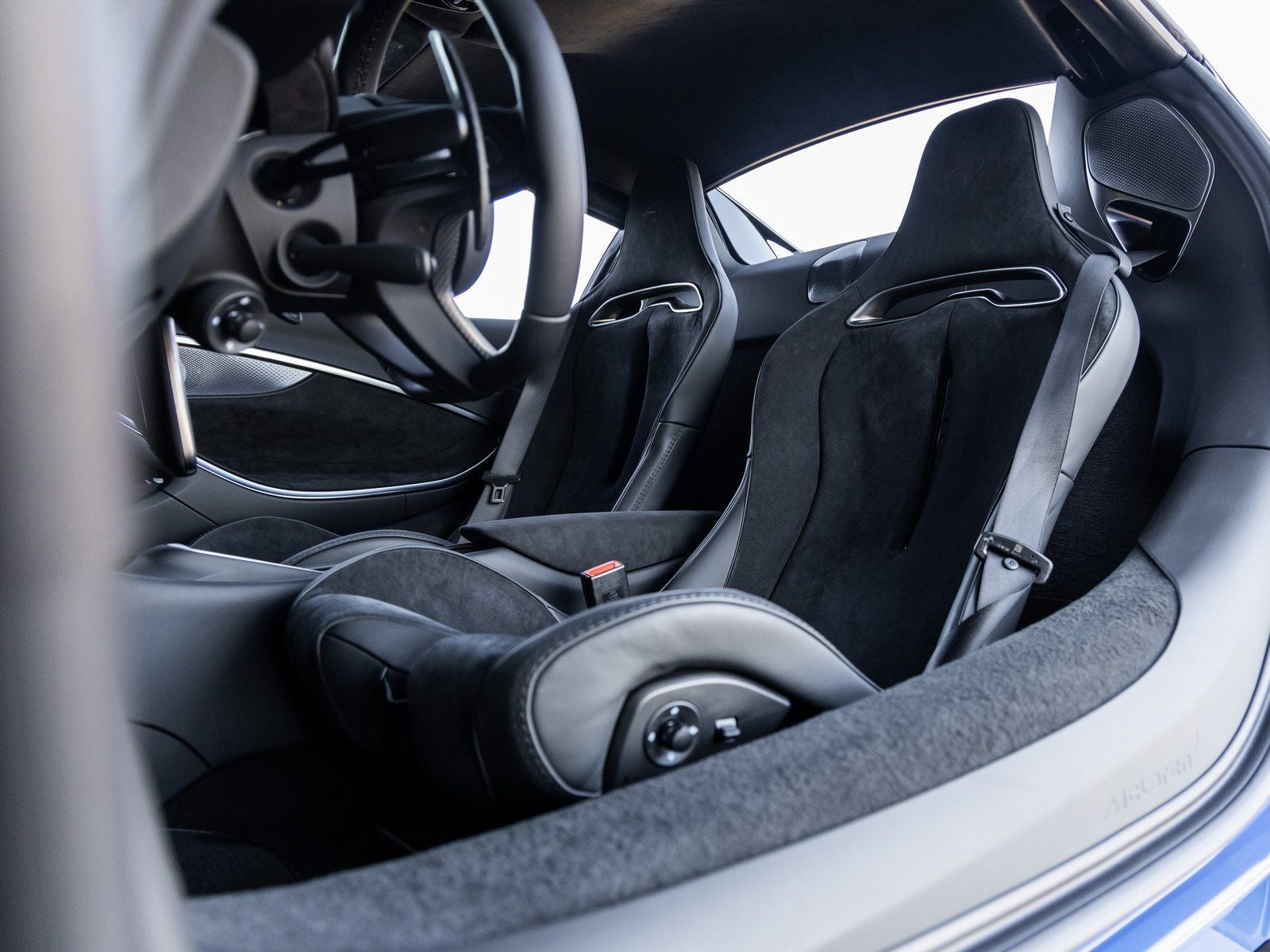 2026 McLaren Artura Base